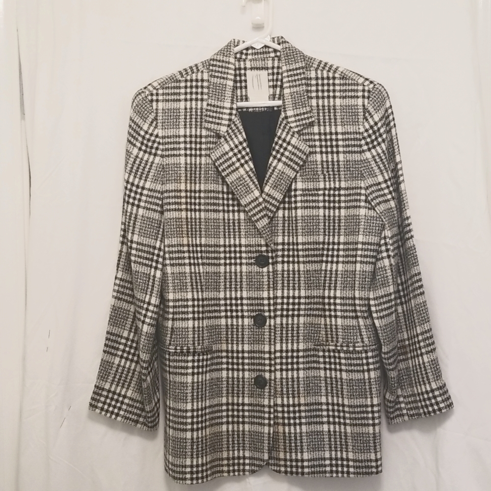 CW black & white blazer